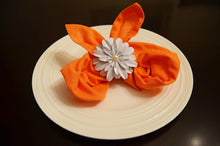 Load image into Gallery viewer, Vibhsa White Floral Set of 4 Napkin Rings
