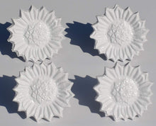 Load image into Gallery viewer, Vibhsa Sunflower White Napkin Rings Set of 4
